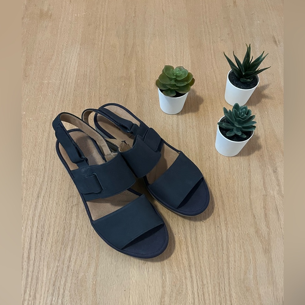 Clark’s Reedly Breen Wedge Sandals - Picture 2 of 7